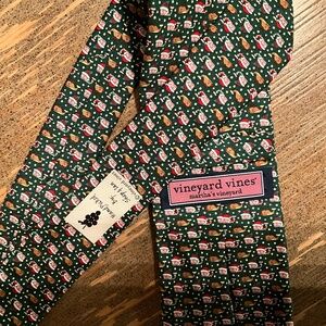 Vineyard Vines Christmas Tie